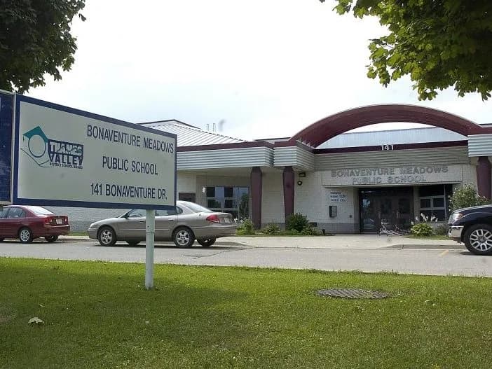 Exterior photo of Bonaventure Public School