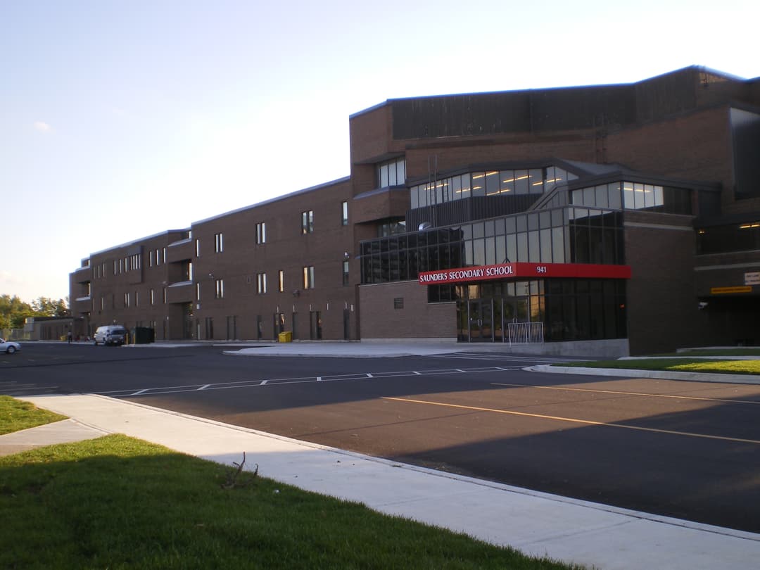Exterior photo of Saunders Secondary School